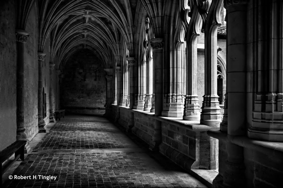 Cadouin Cloisters 2711 BW